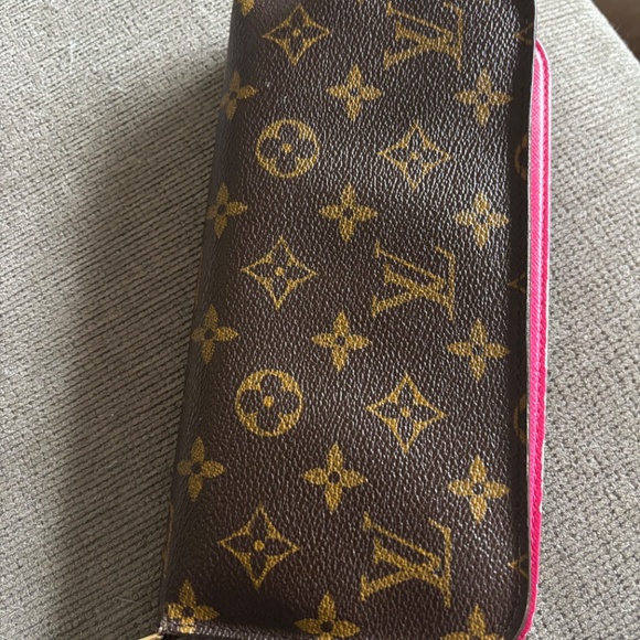 Luis Vuitton wallet - Picture 3 of 5